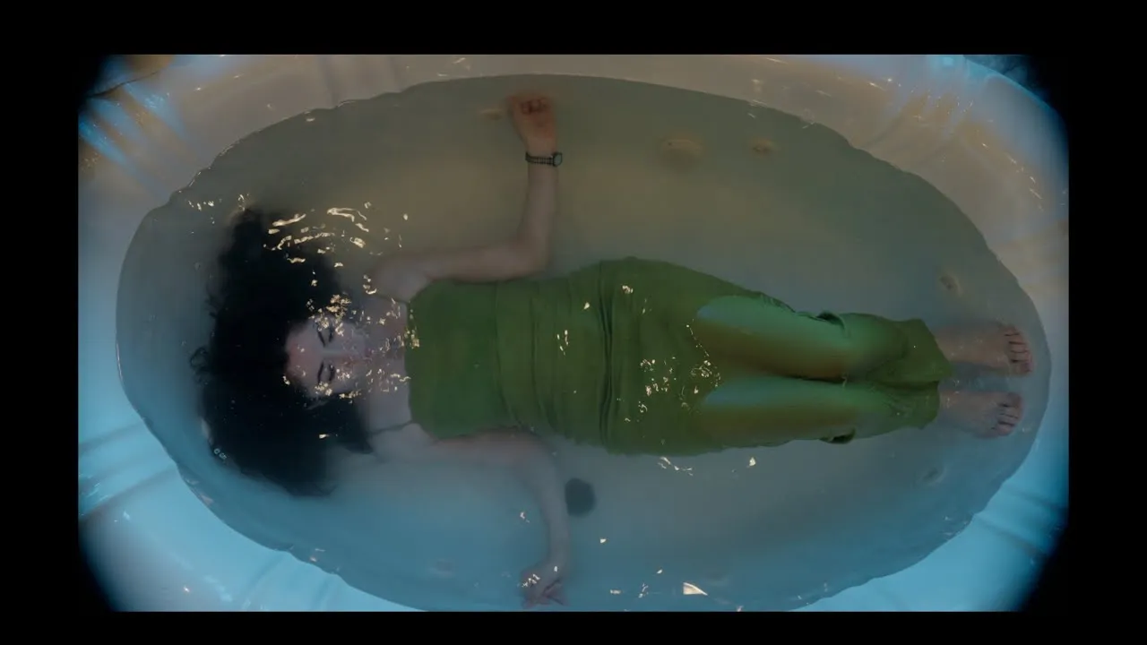 Still from Narcisuss